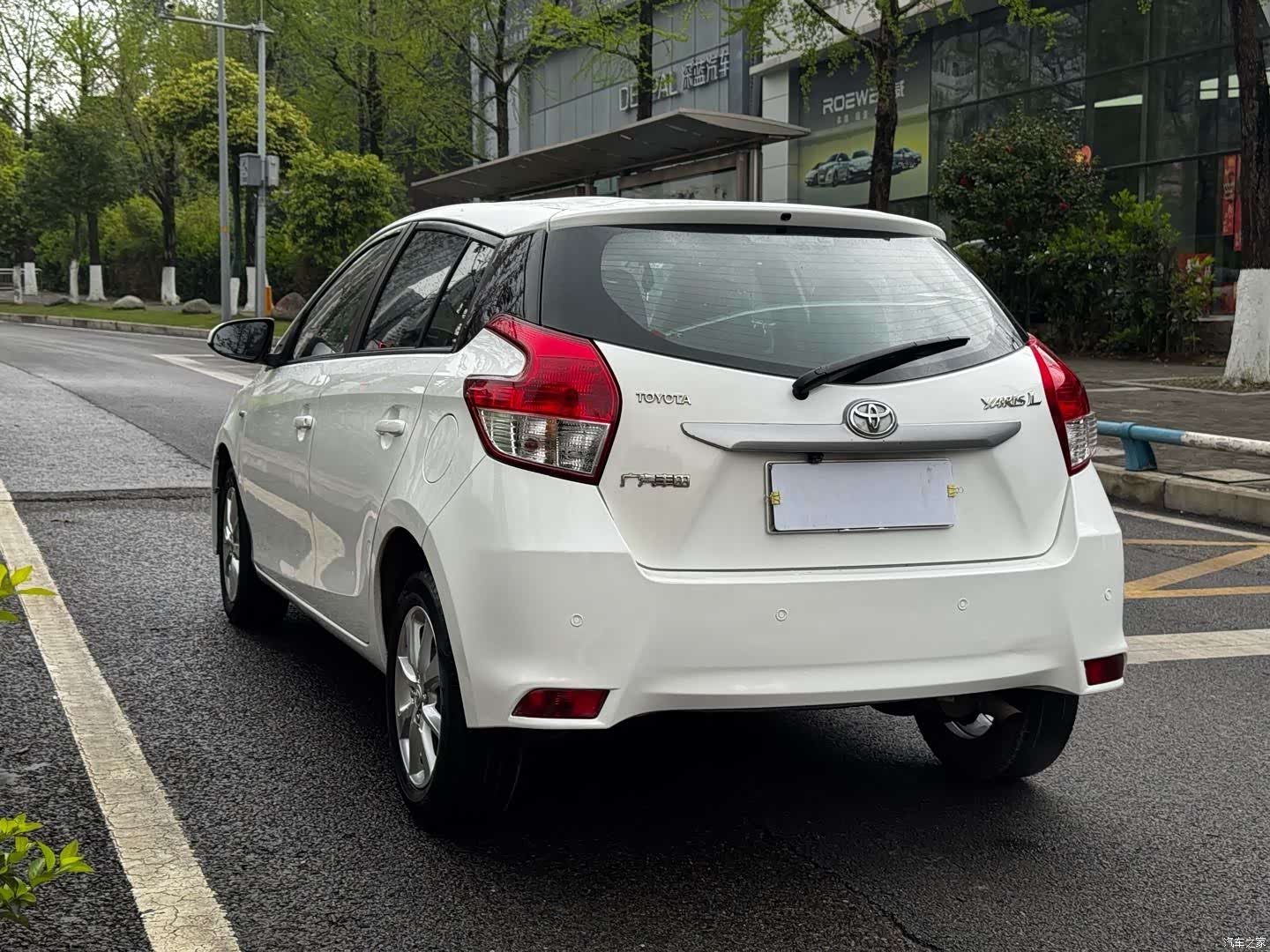 Toyota YARiS L, 2015 24