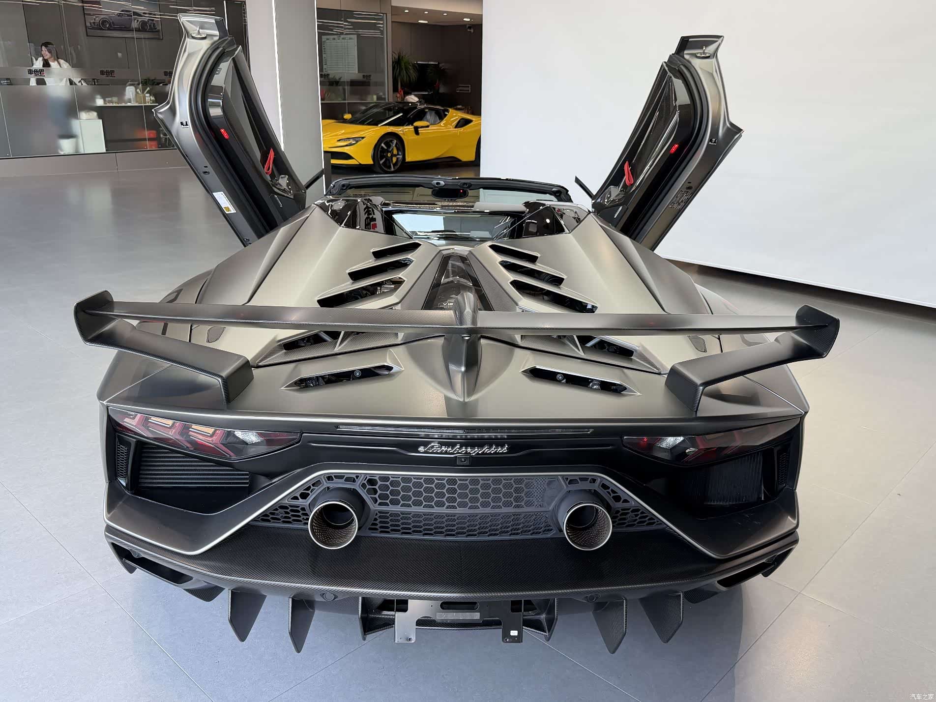 Lamborghini Aventador, 2020 все фото