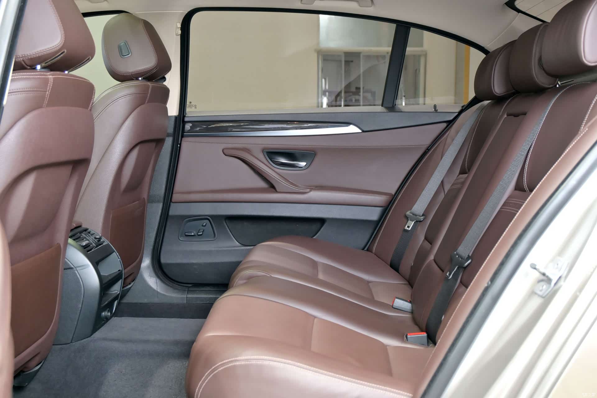 BMW 5 Series, 2015 10