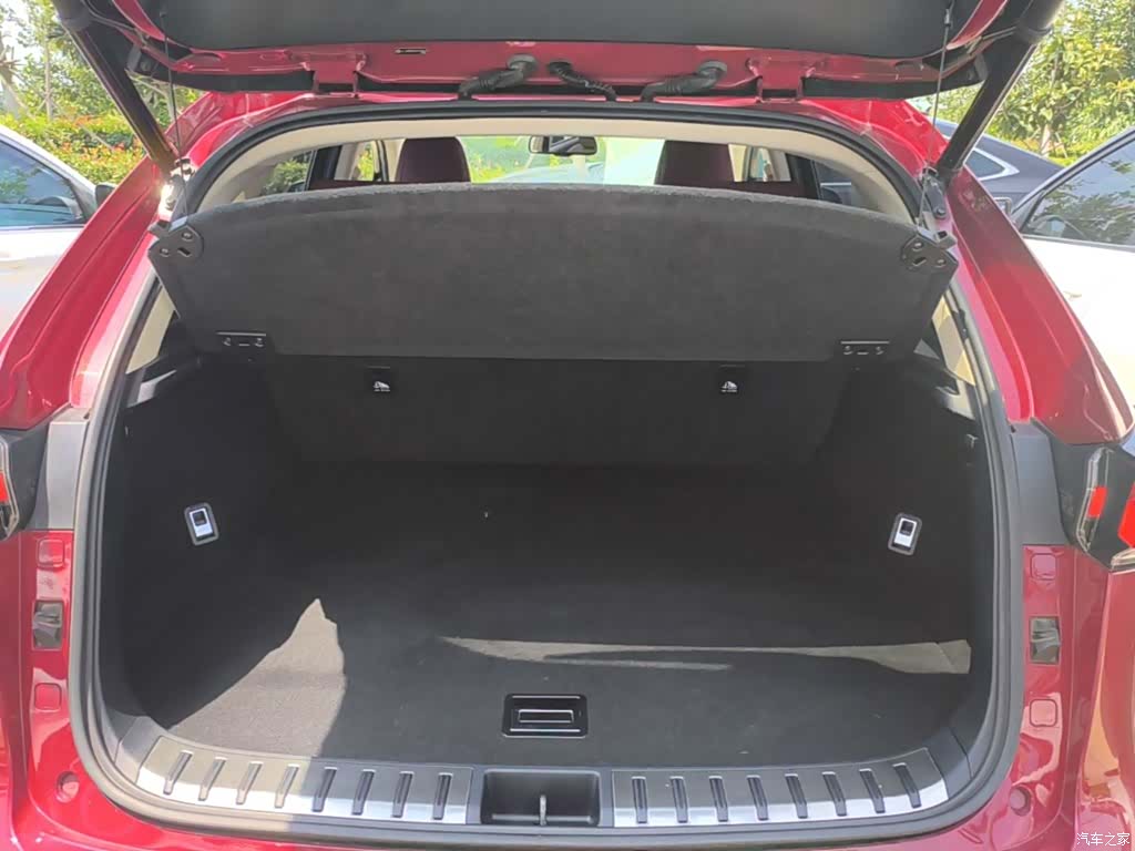 Lexus NX, 2019 19