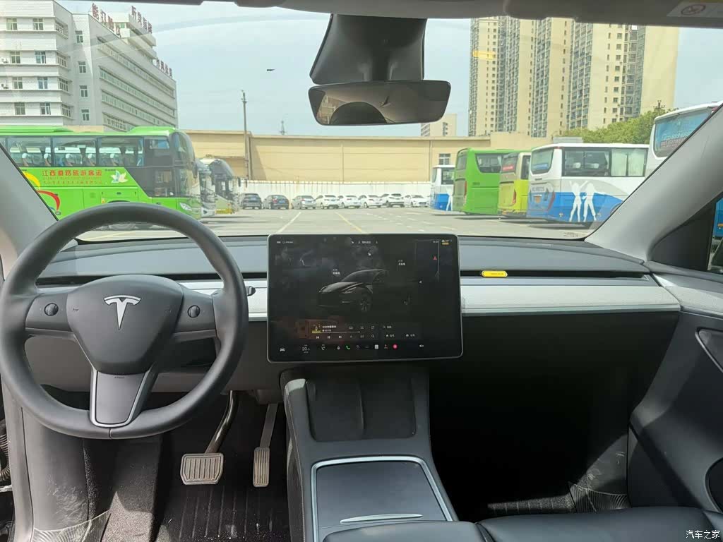 Tesla Model Y, 2024 7