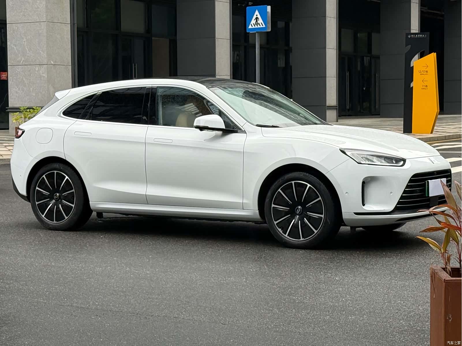 AITO M5, 2023 3