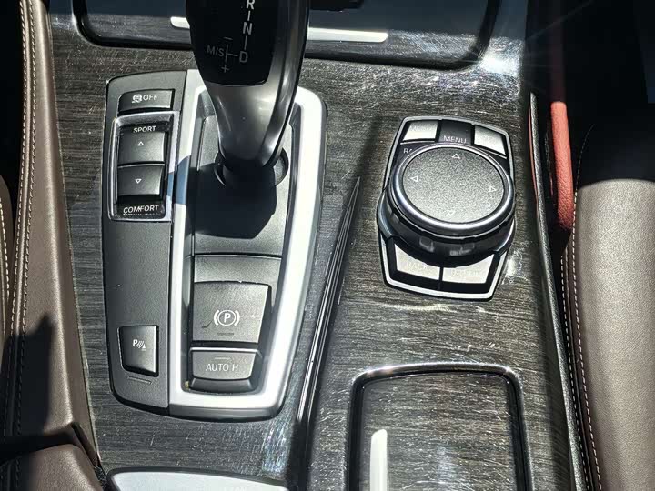 BMW 5 Series, 2017 года фото 11