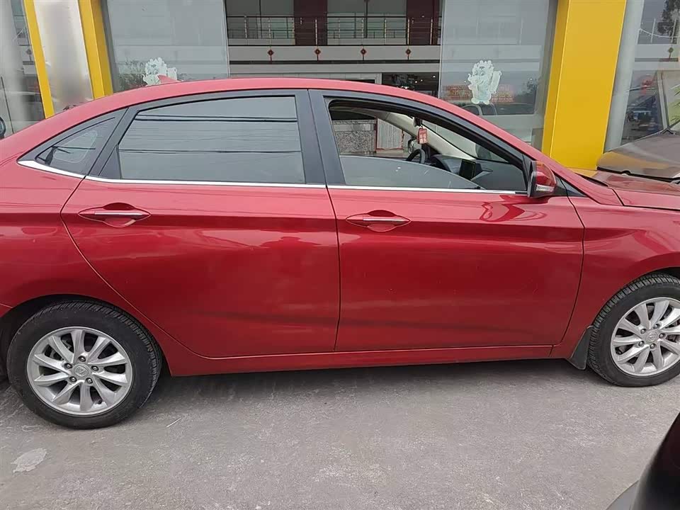 Changan Yuexiang V7