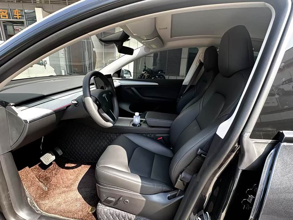 Tesla Model Y Tesla Model Y
