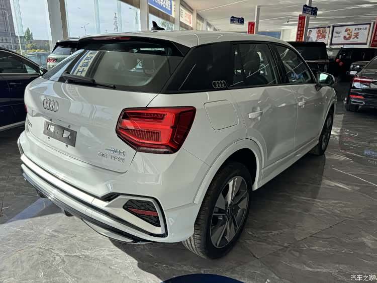 Audi Q2L, 2026 3