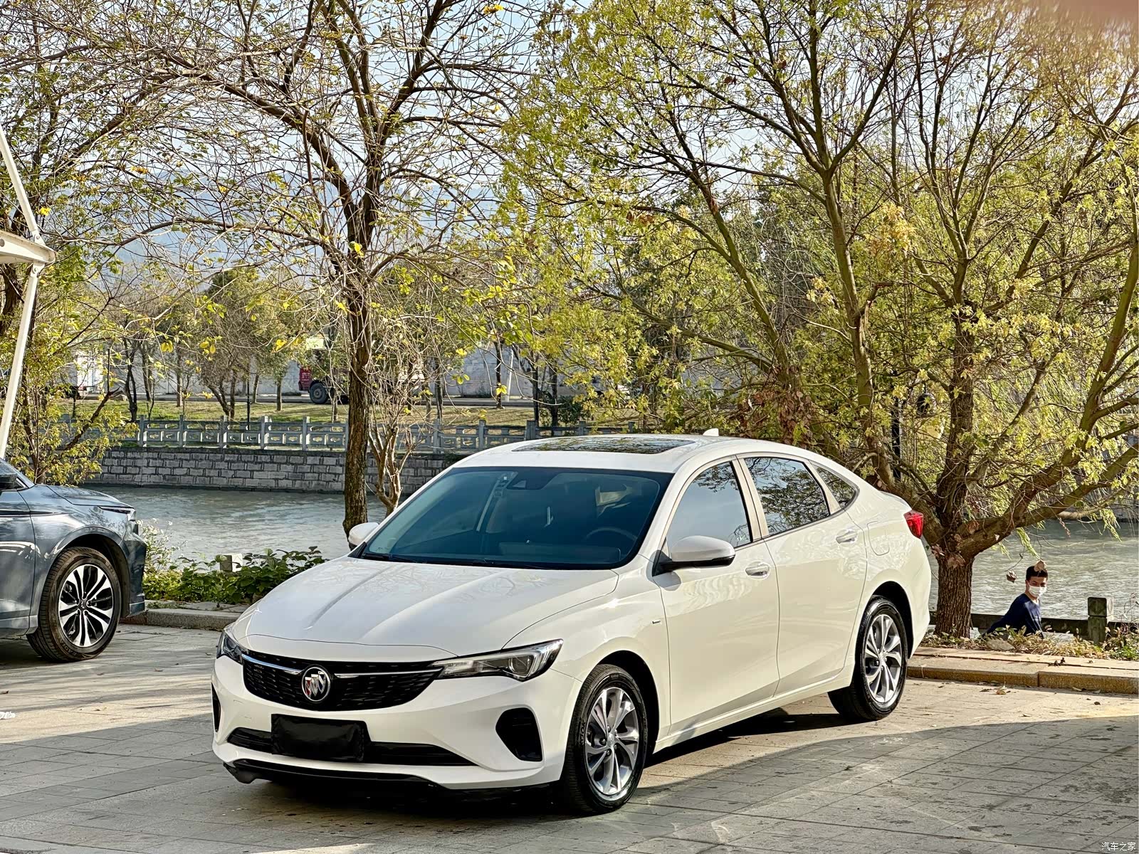 Buick Verano, 2022 1
