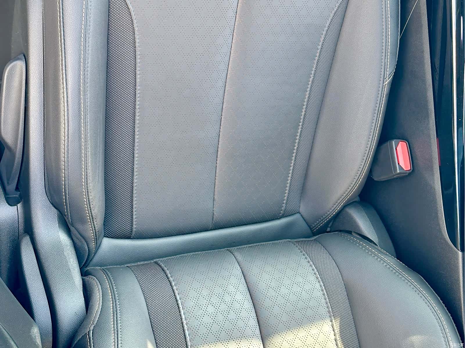 Buick Verano, 2022 18