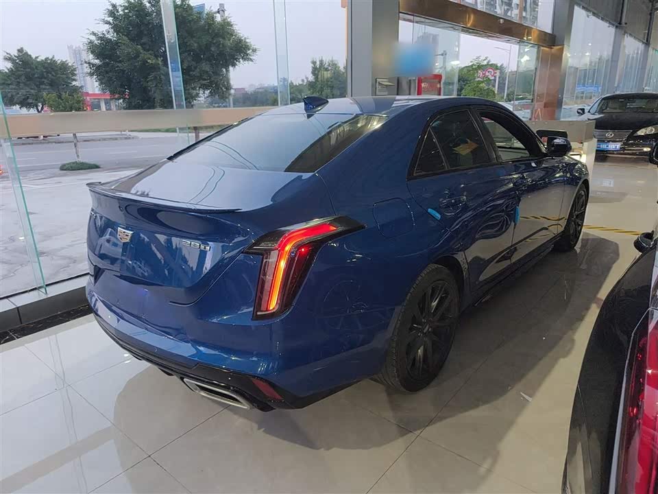 Cadillac CT4