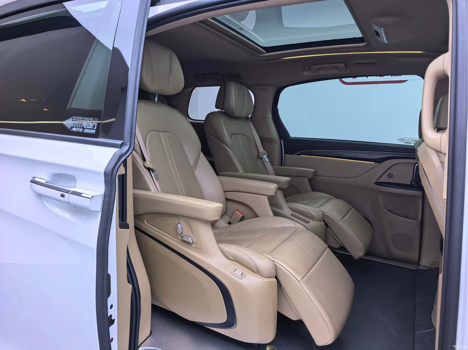 Buick GL8, 2020 8