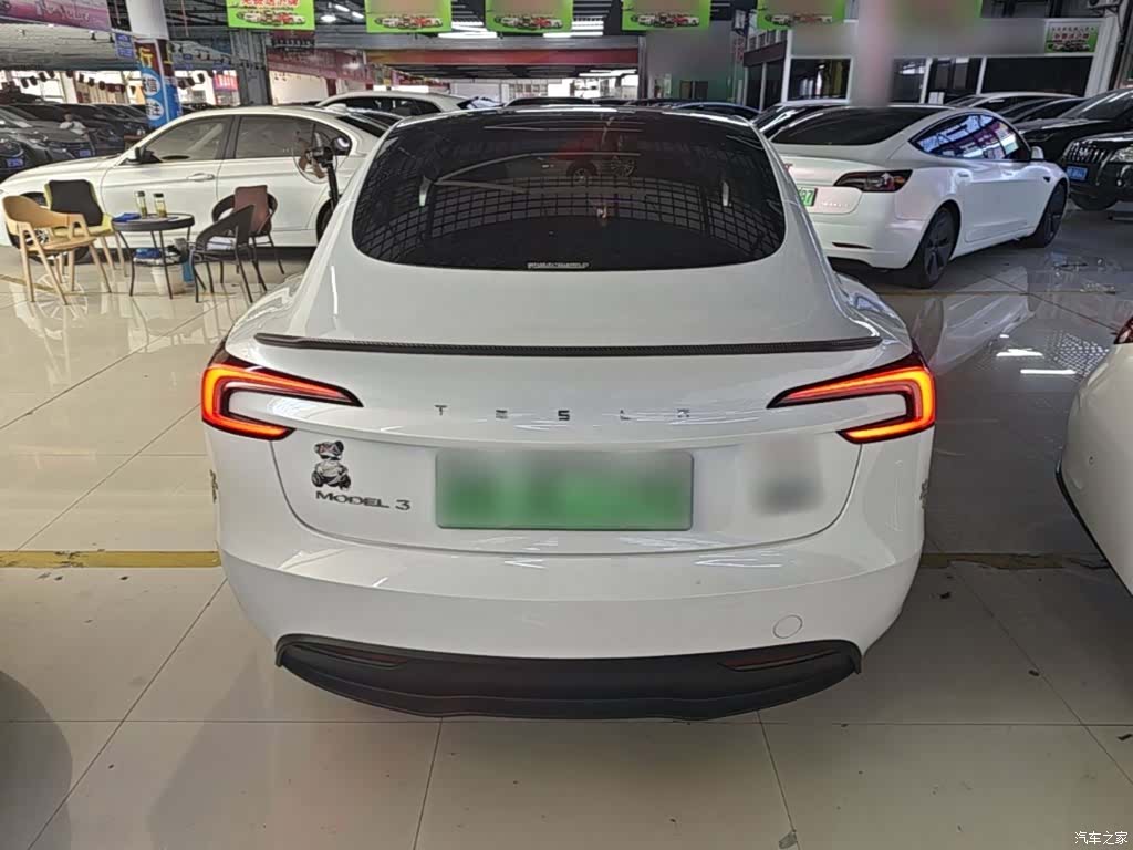 Tesla Model 3, 2025 6