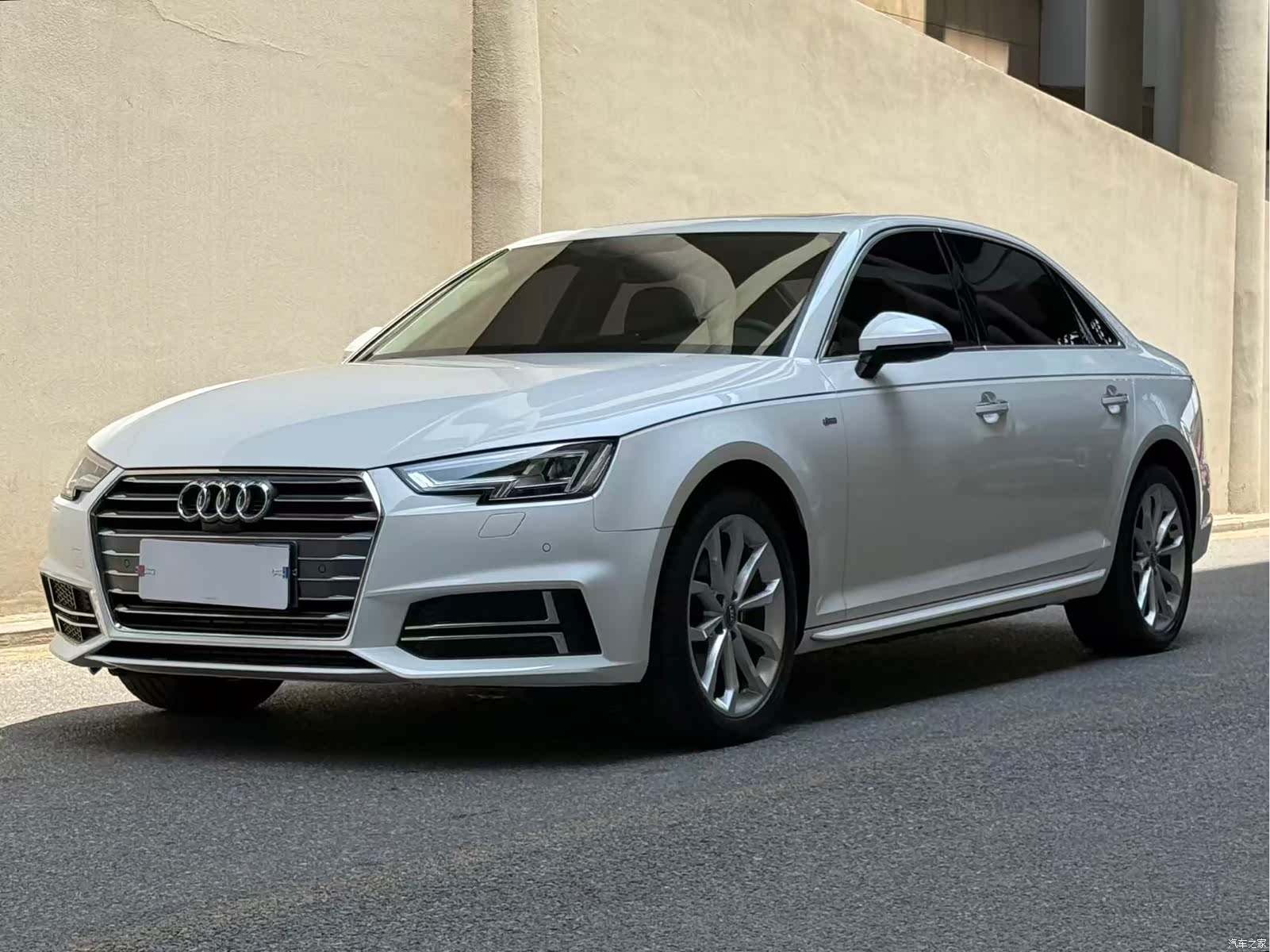 Audi A4L, 2018 1