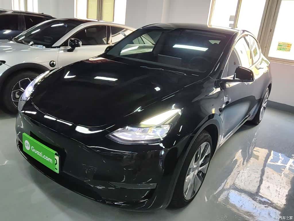 Tesla Model Y, 2021 1