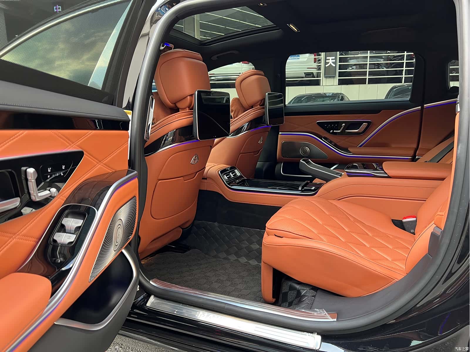 Maybach S-Class, 2023 4