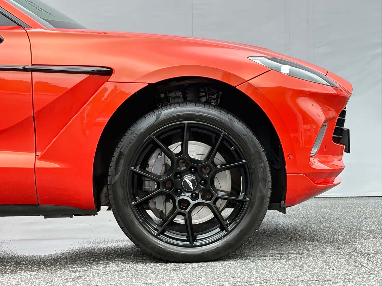 Aston Martin DBX, 2022 25