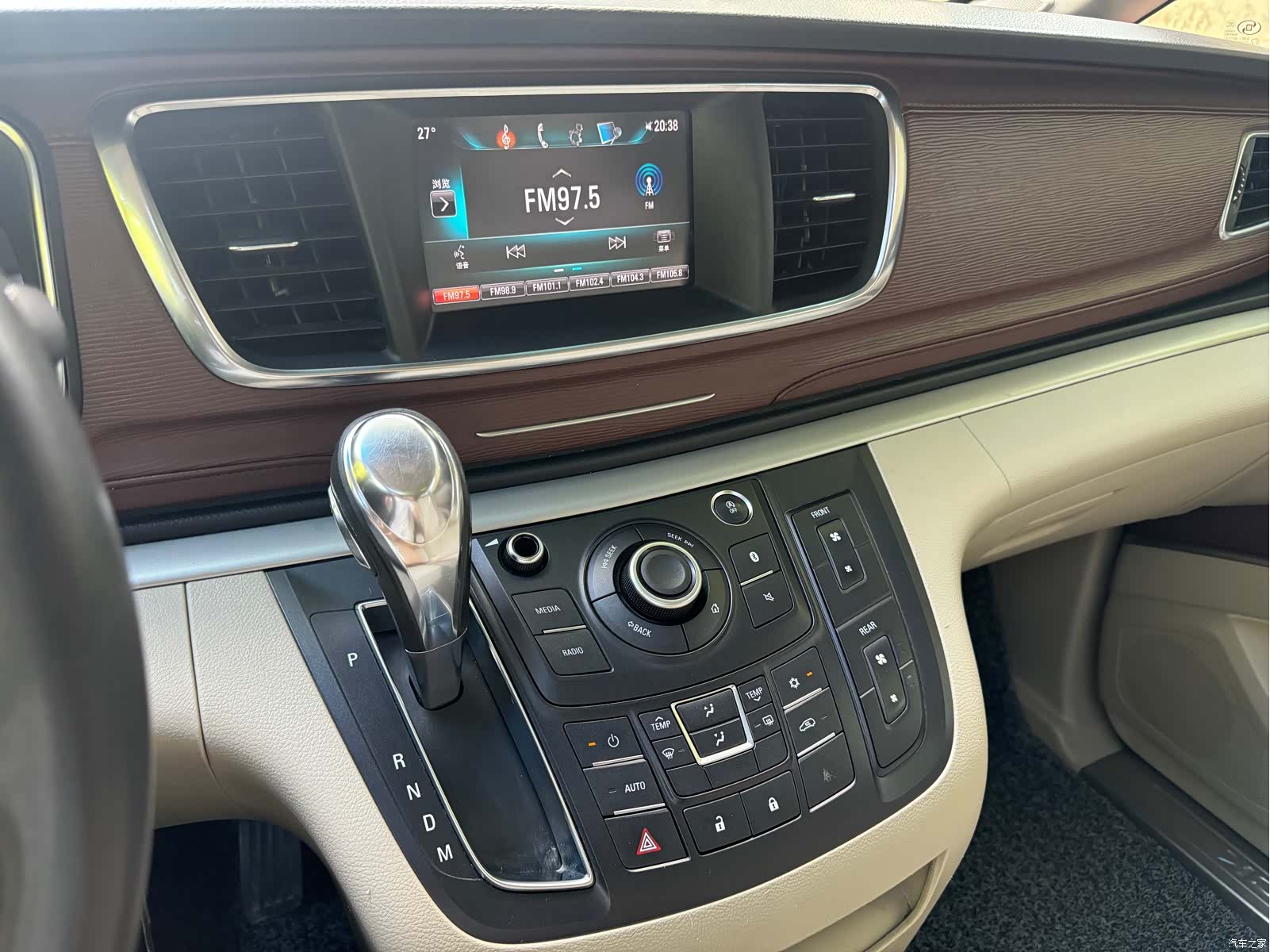 Buick GL8, 2017 14