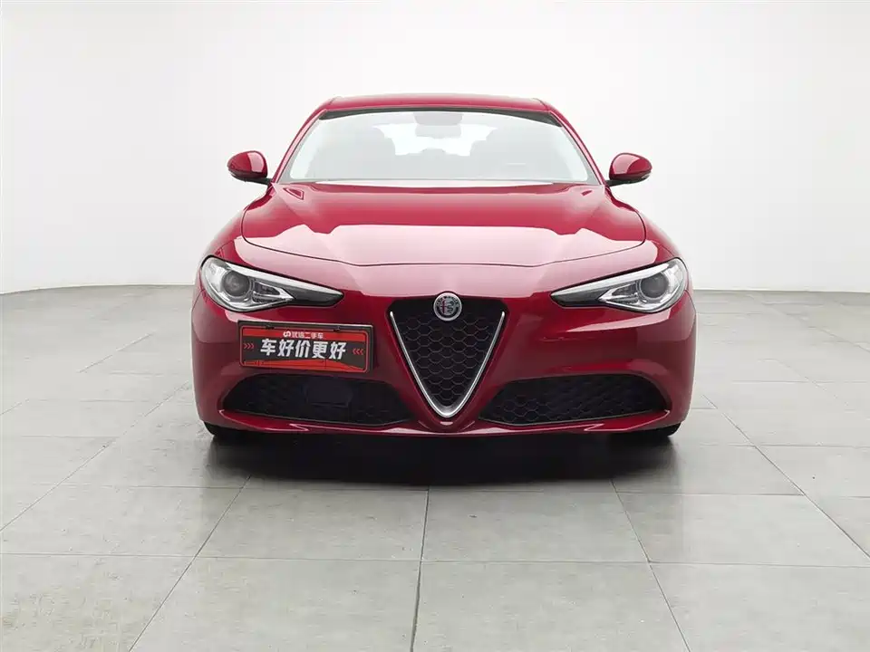 Alfa Romeo Giulia Alfa Romeo Giulia