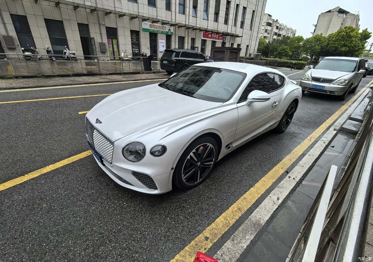 Bentley Continental GT, 2019 3