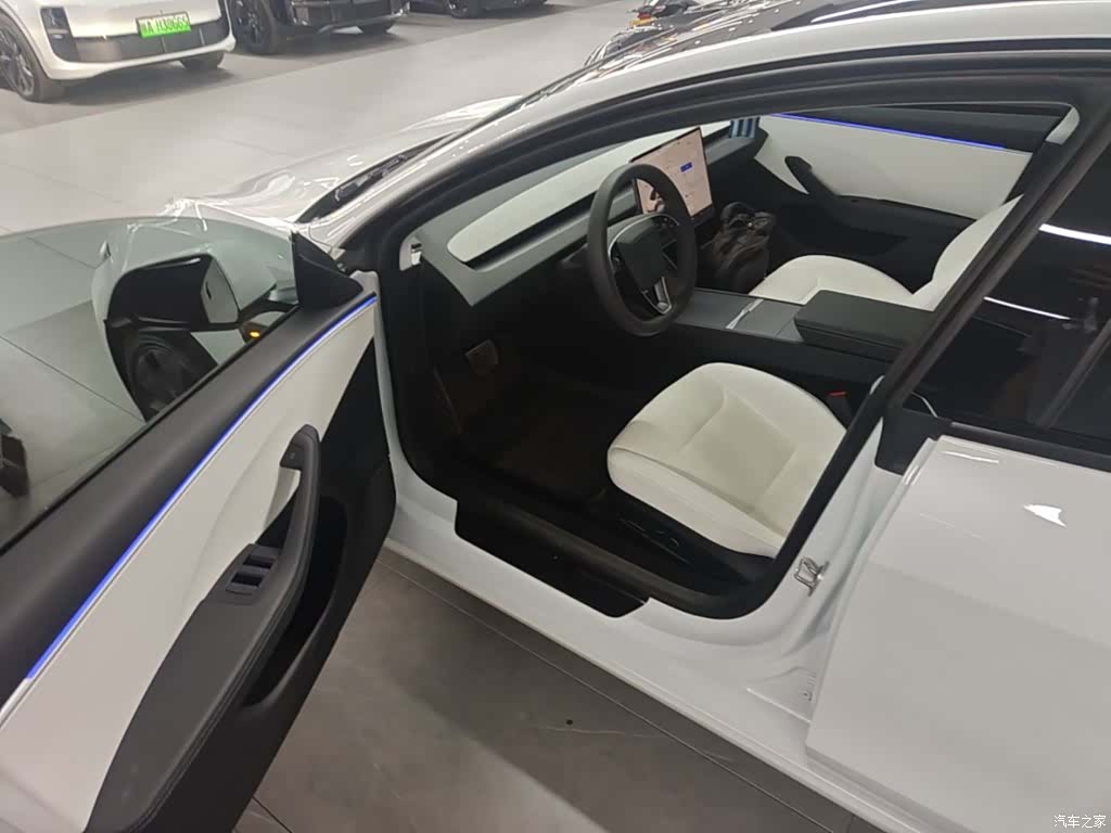 Tesla Model 3, 2024 12