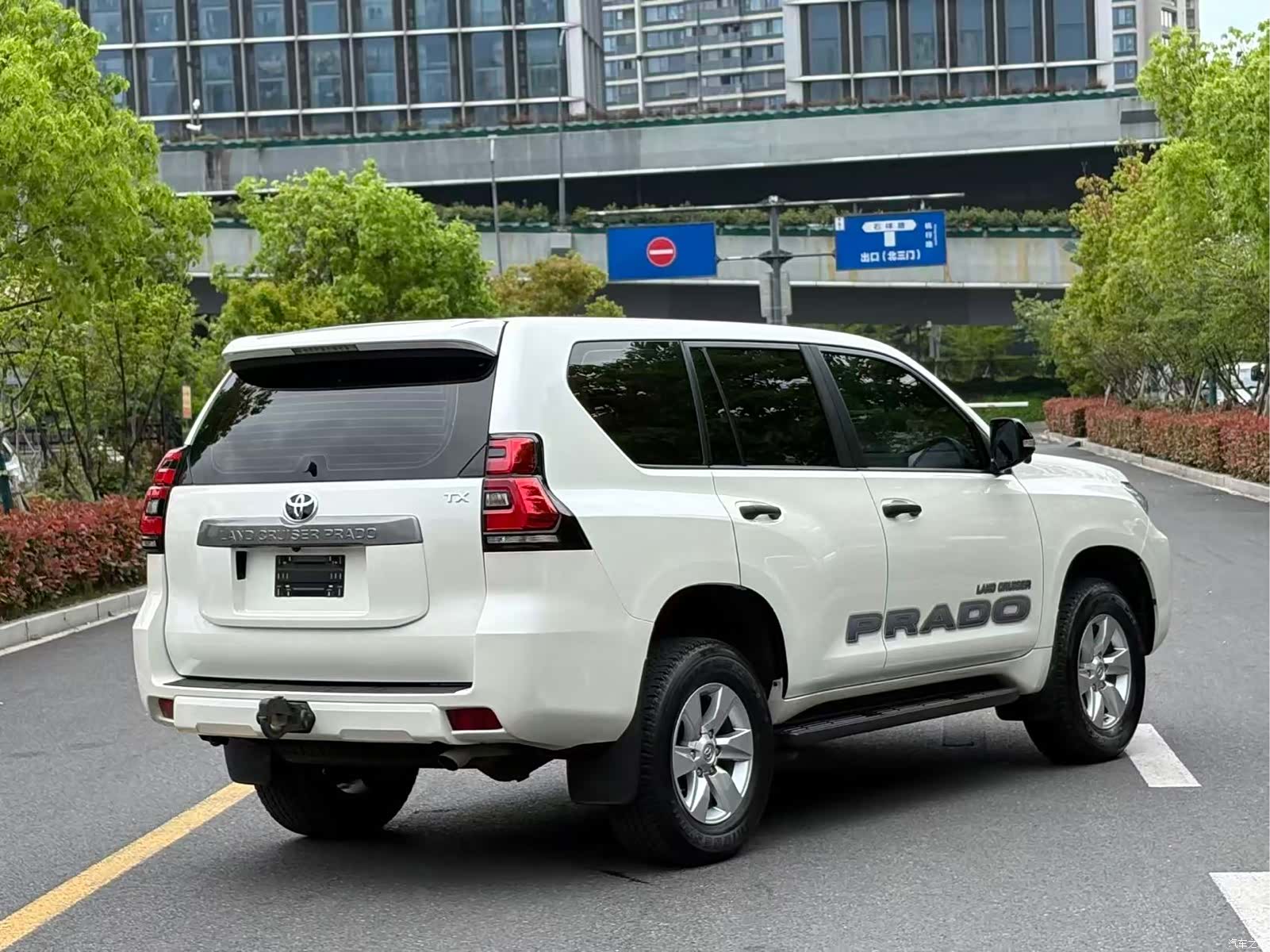 Toyota Prado, 2023 4