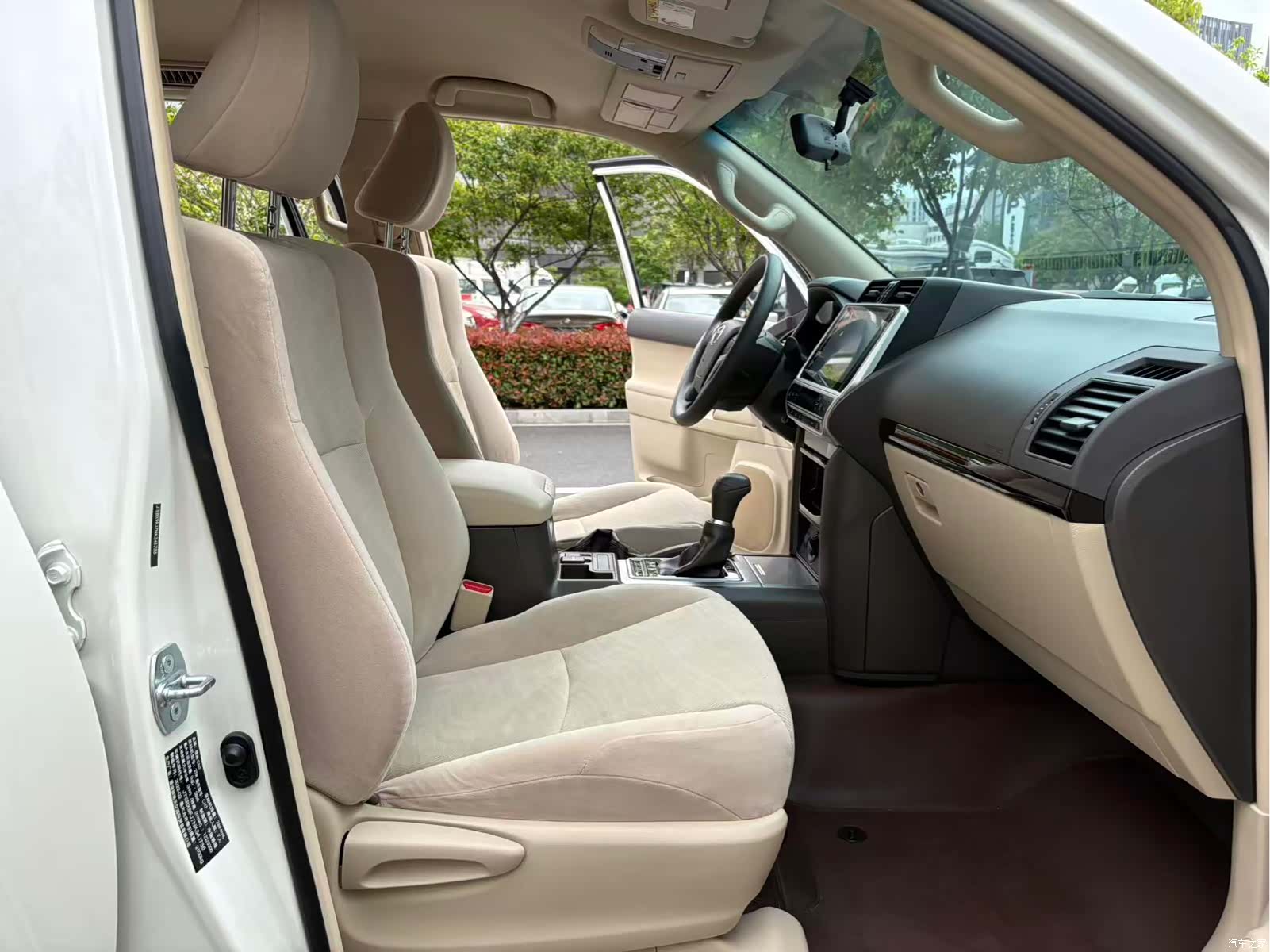 Toyota Prado, 2023 14