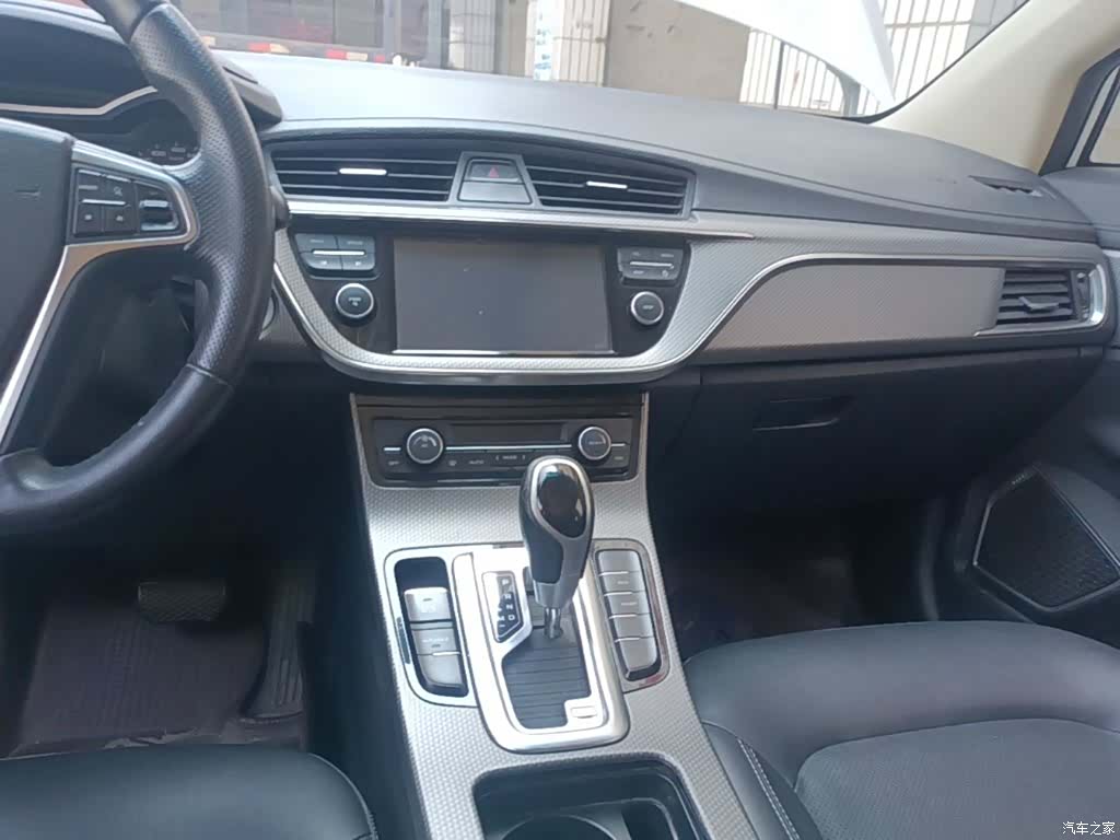 Geely Emgrand, 2017 13