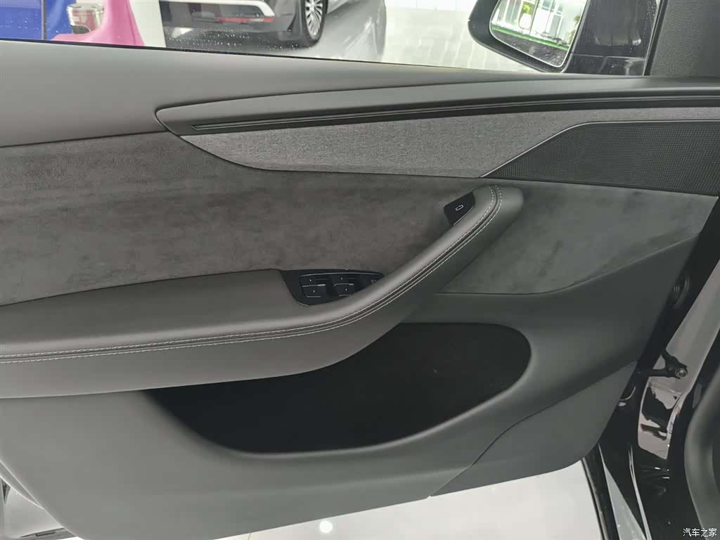 Tesla Model Y, 2025 7