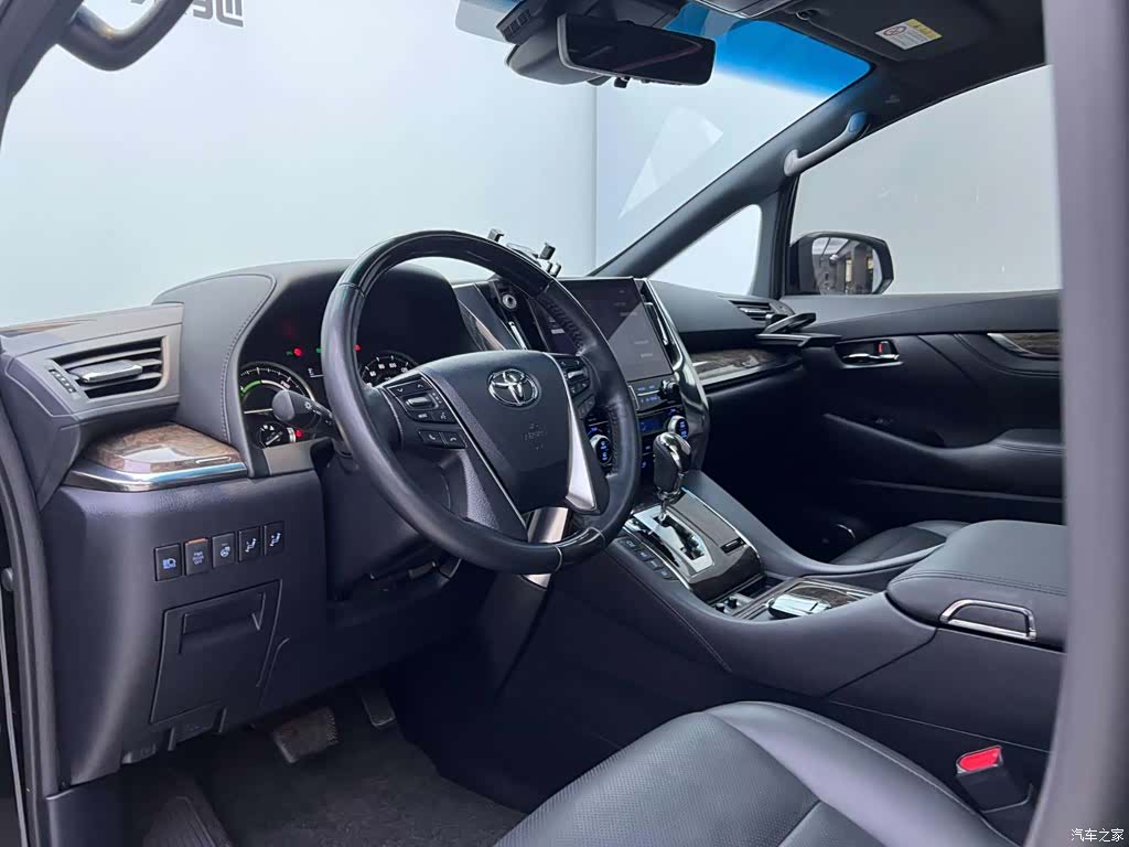 Toyota Vellfire, 2023 19
