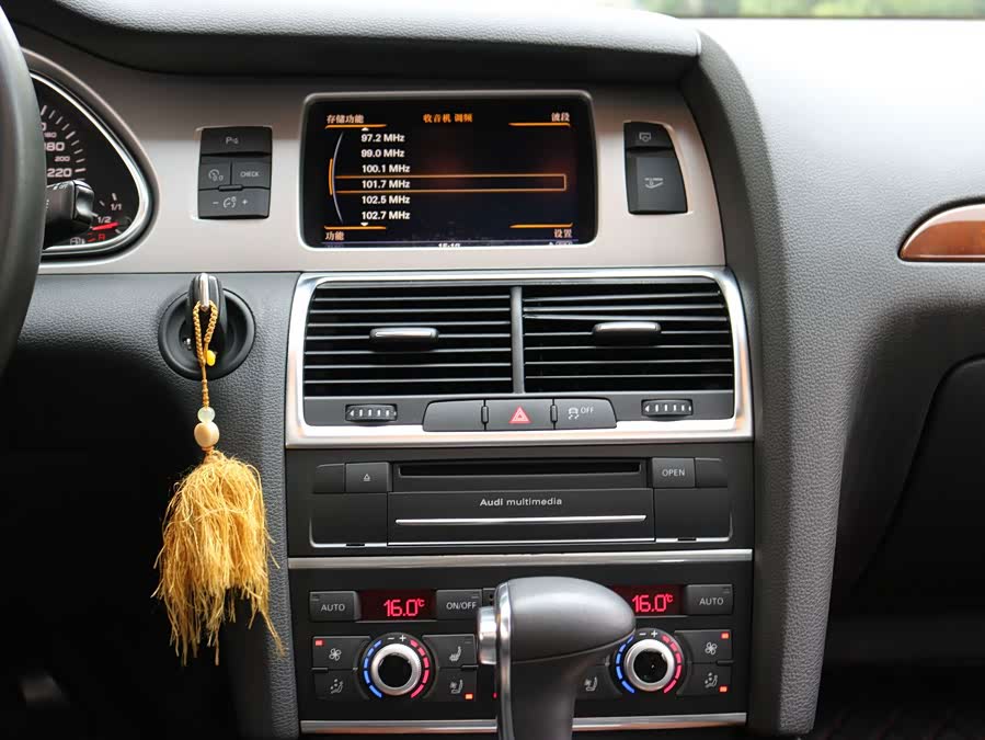 Audi Q7 2016, фото 20