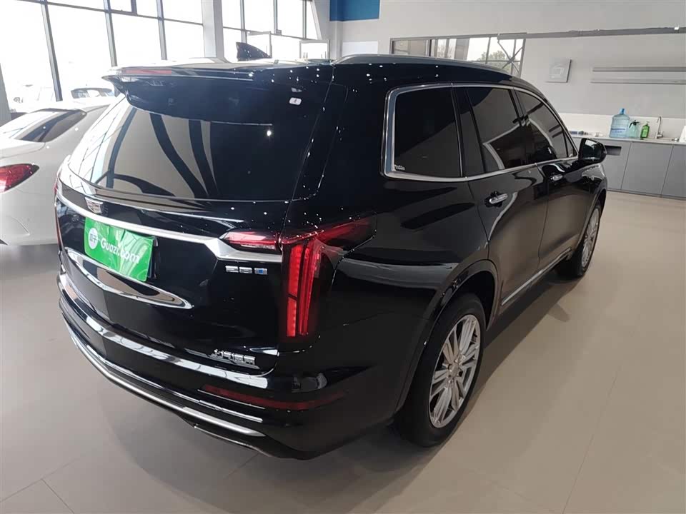 Cadillac XT6