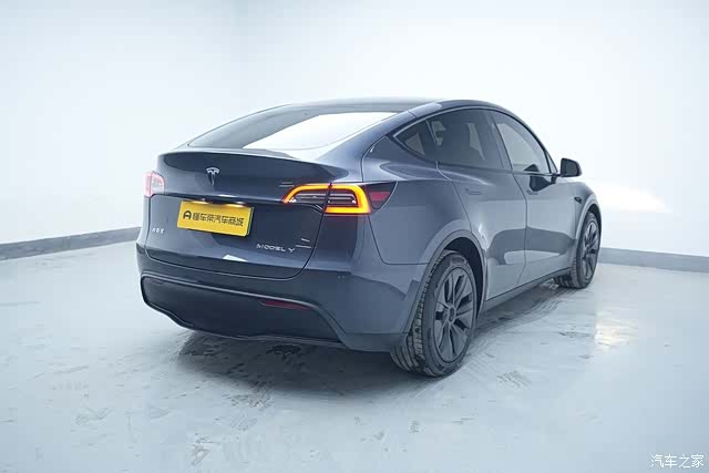 Tesla Model Y, 2024 все фото