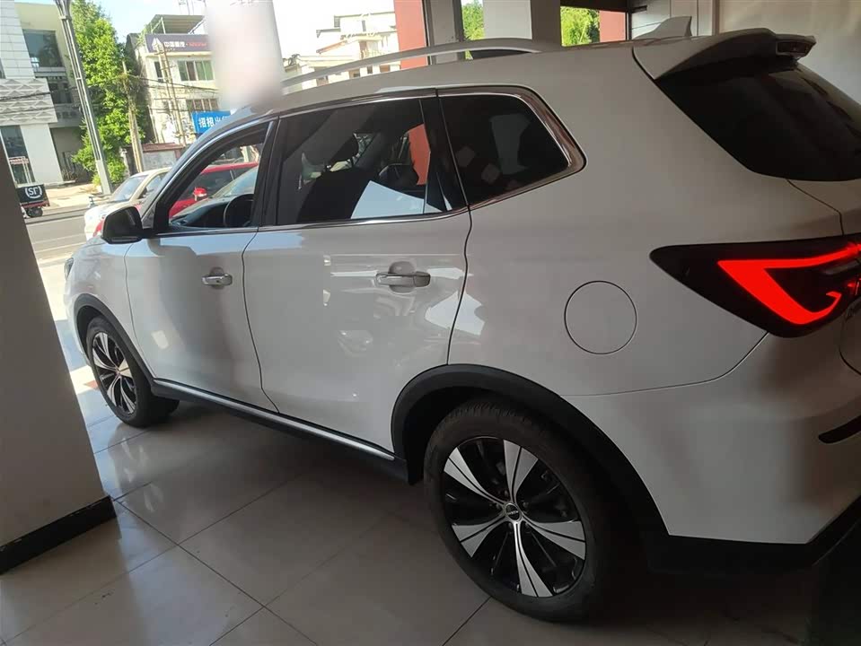 Roewe RX5