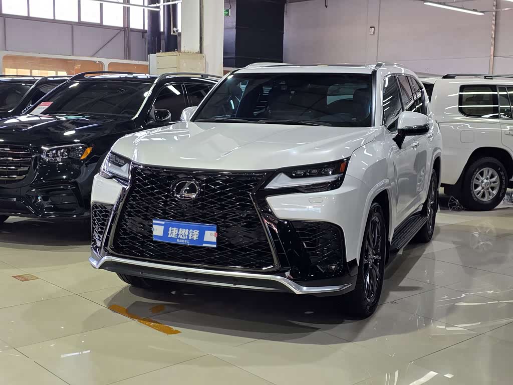Lexus LX