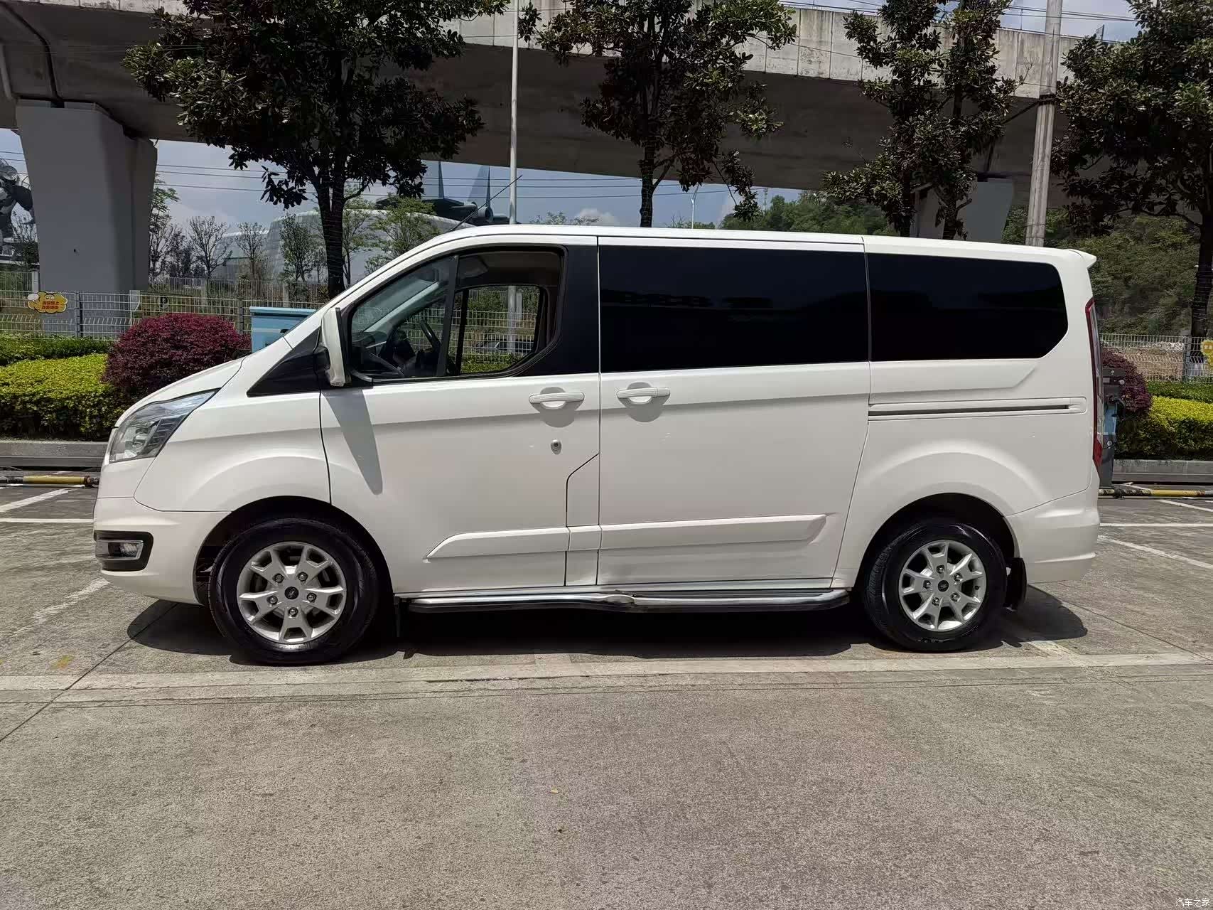 Ford Tourneo, 2017 4