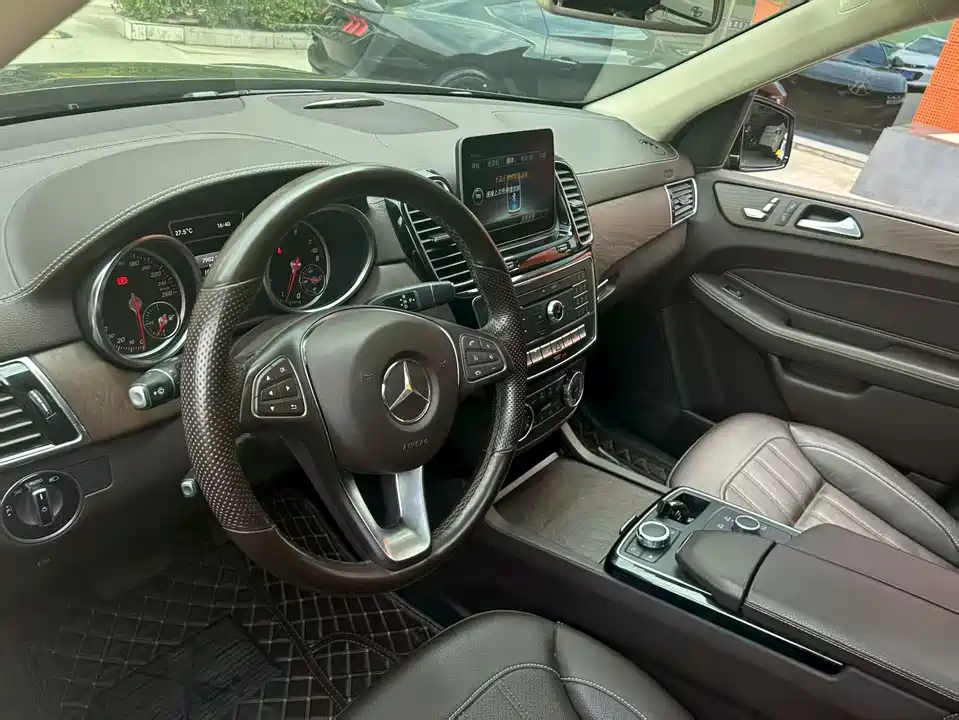 Mercedes-Benz GLE Mercedes-Benz GLE