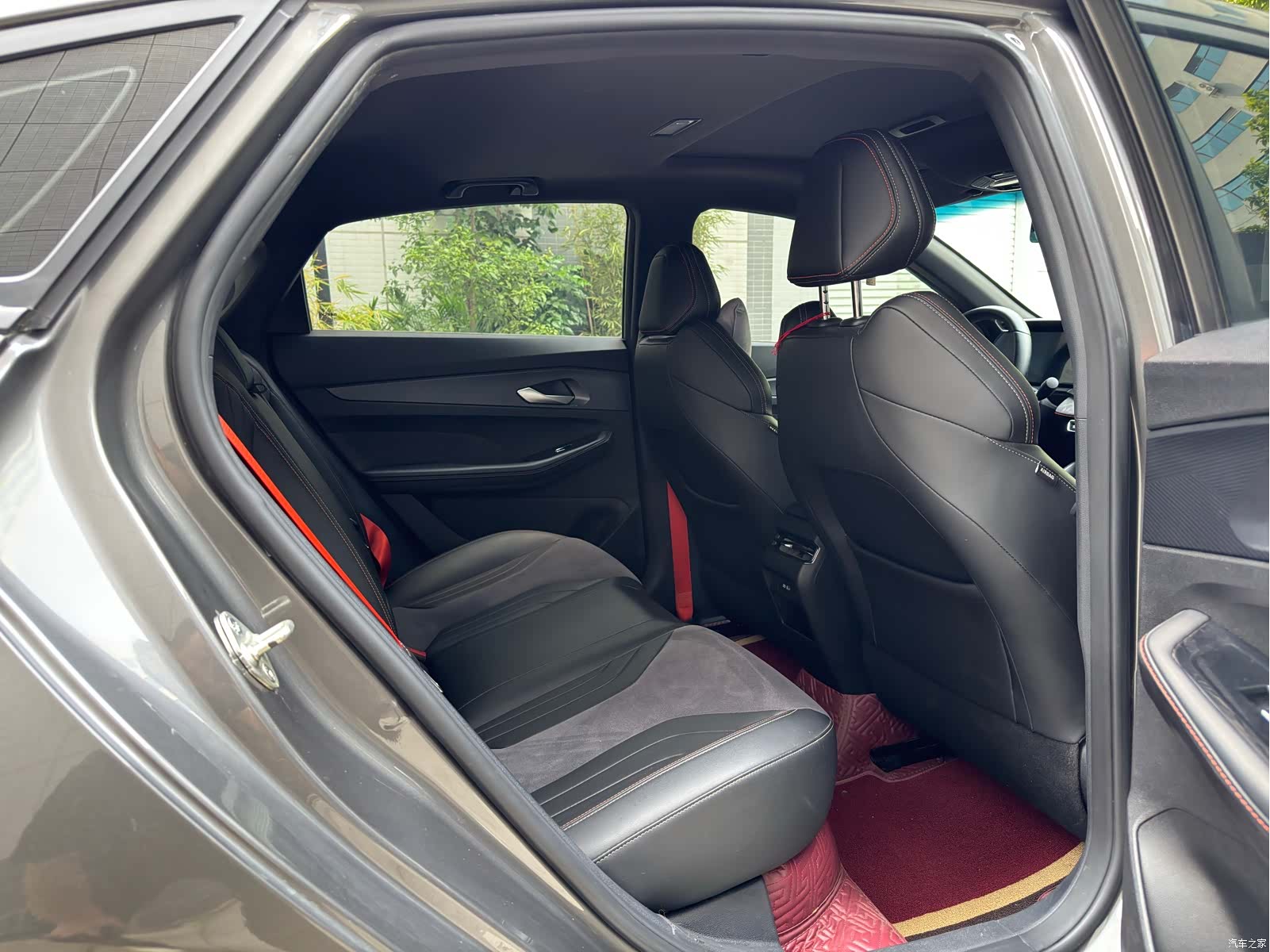 Geely Binray, 2022 9