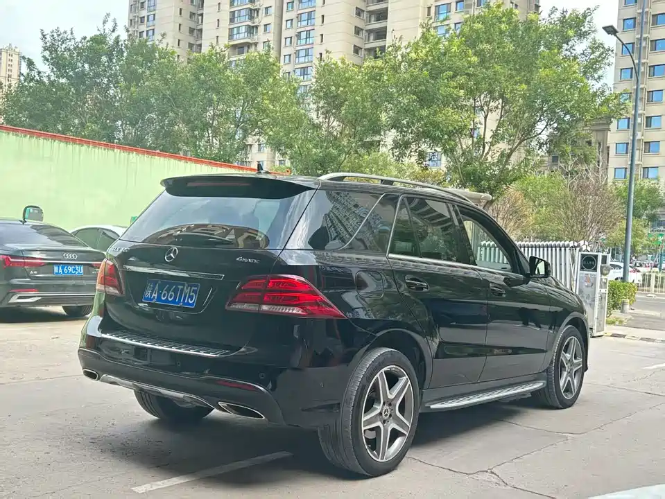 Mercedes-Benz GLE Mercedes-Benz GLE