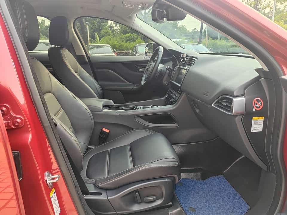 Jaguar F-PACE Jaguar F-PACE