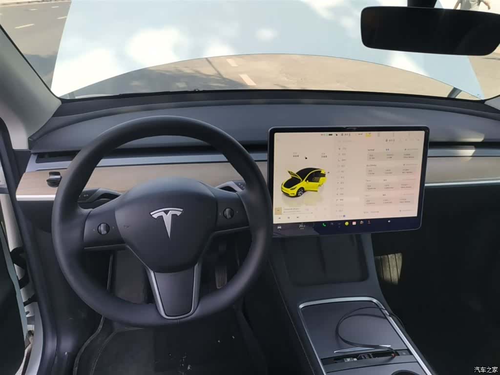 Tesla Model Y, 2023 14