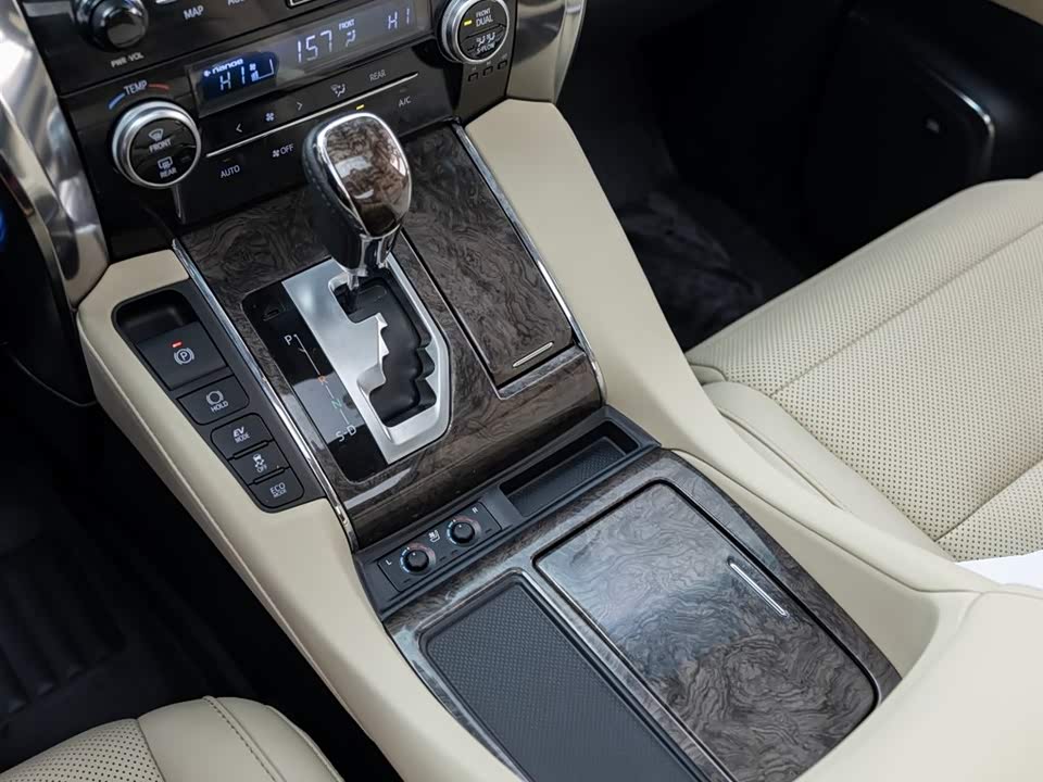 Toyota Elfa