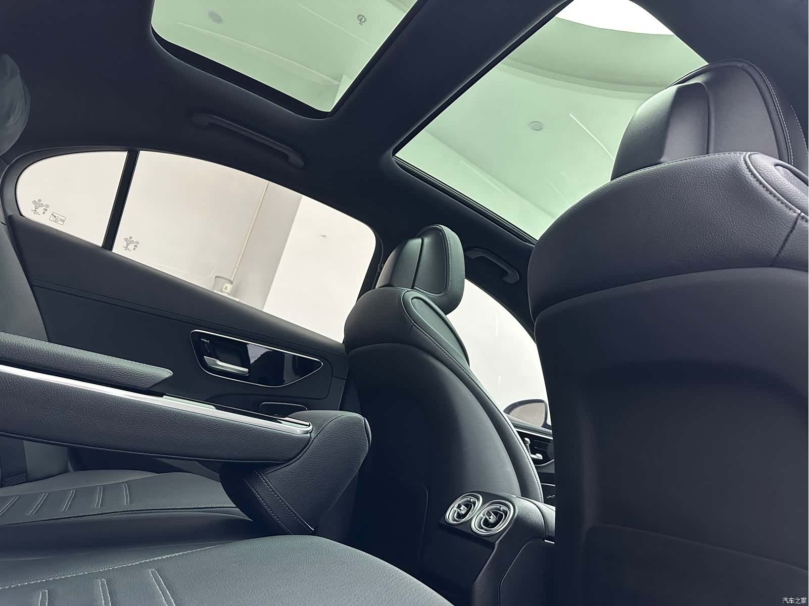 Mercedes-Benz C-Class, 2023 27