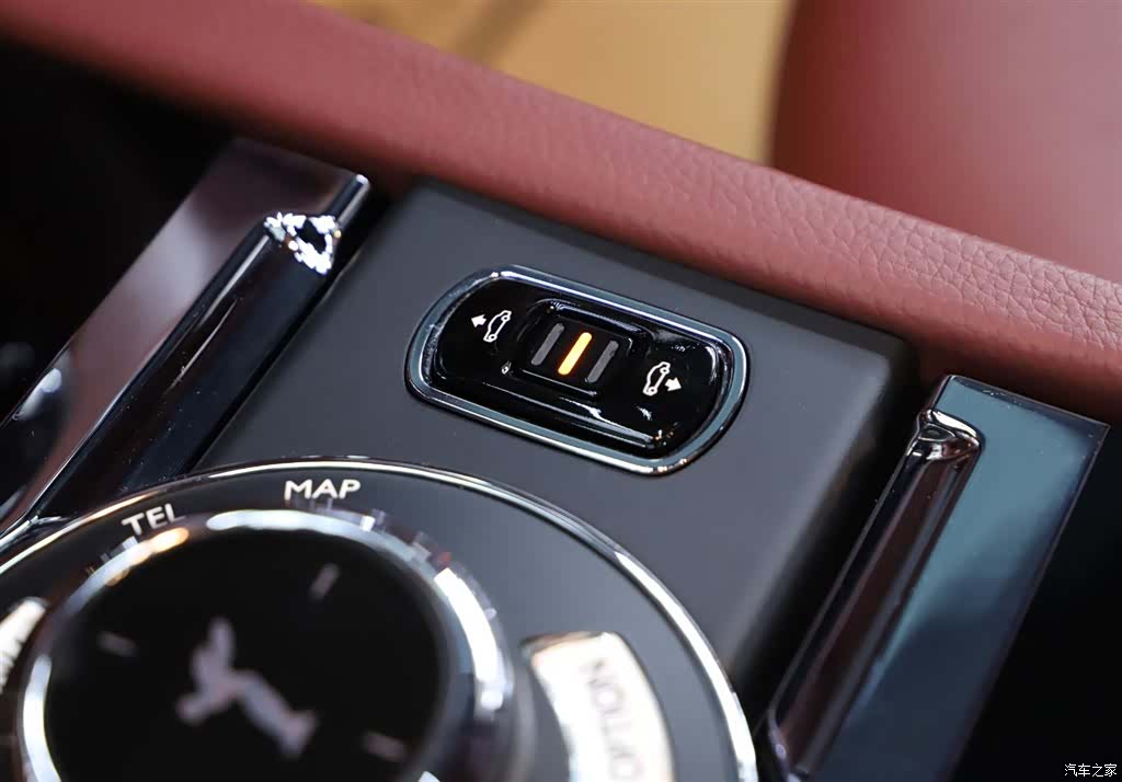 Rolls-Royce Ghost, 2015 13