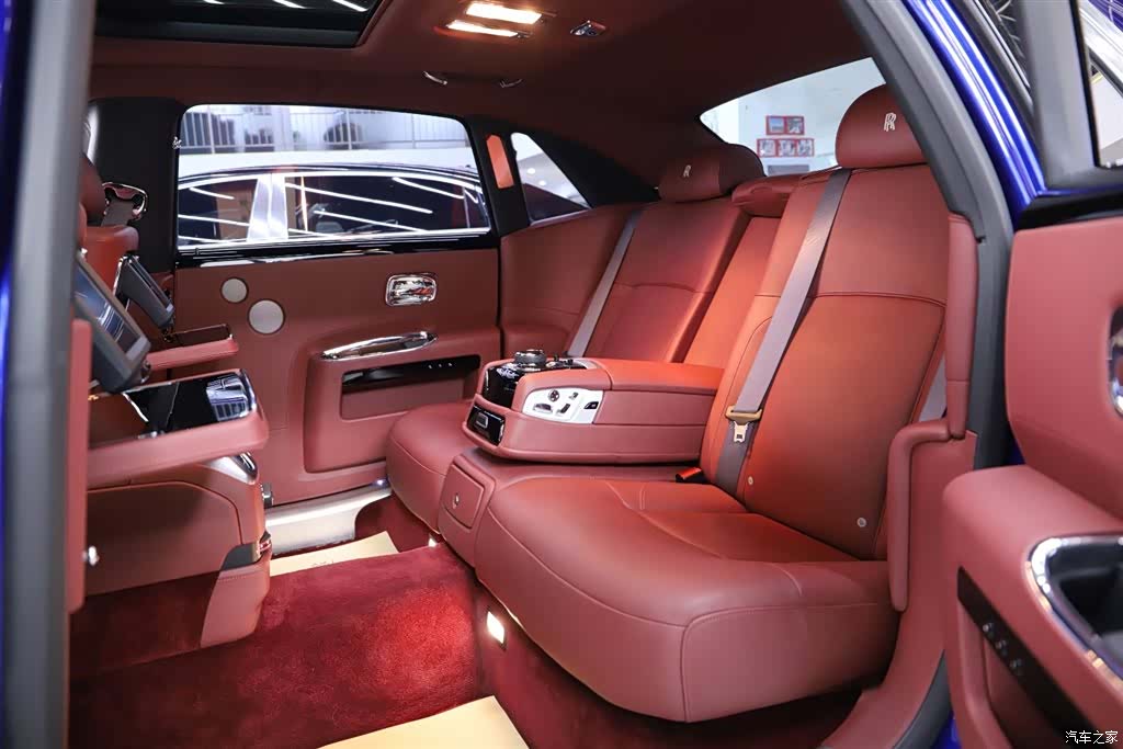 Rolls-Royce Ghost, 2015 7