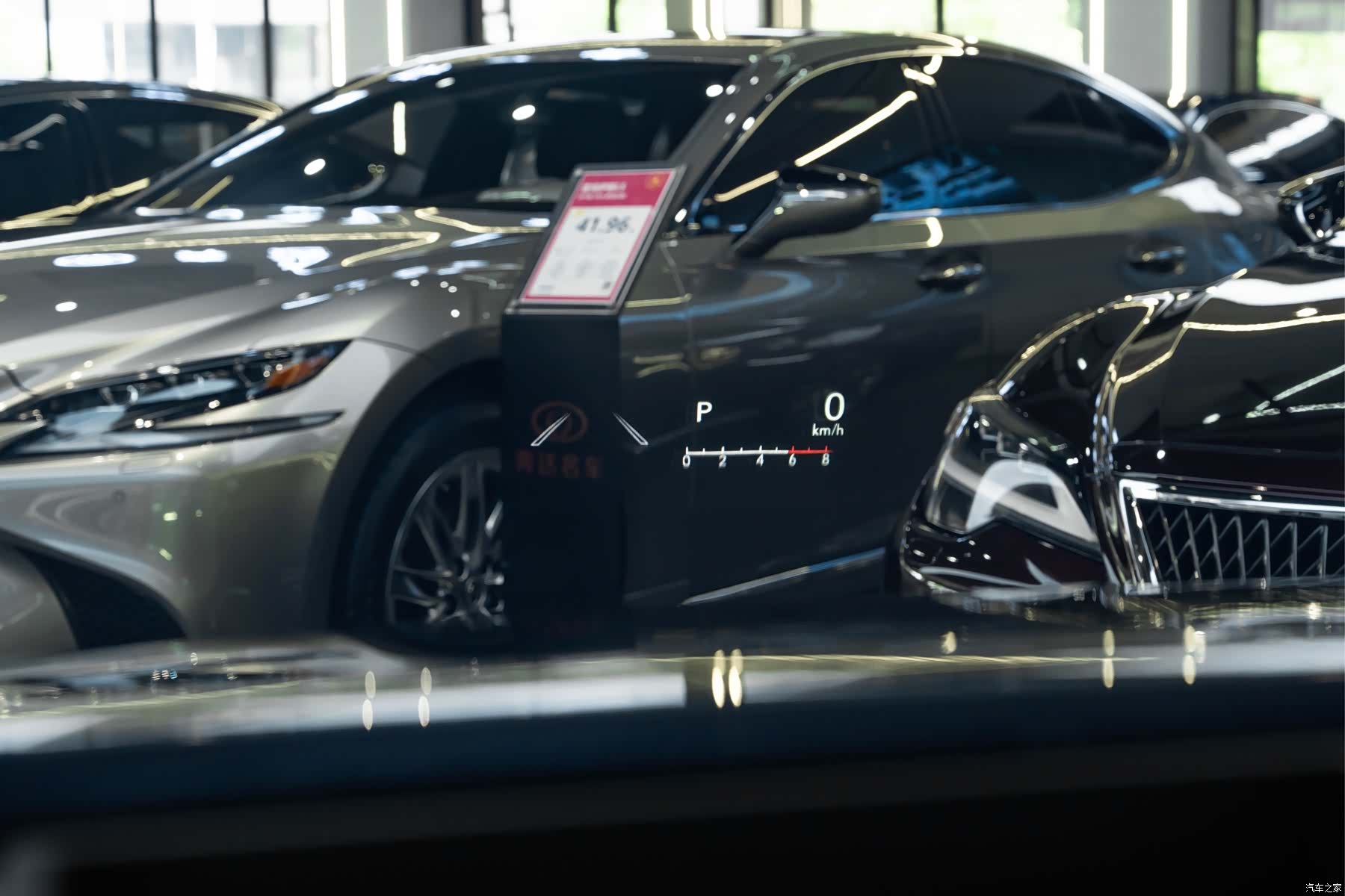 Lexus ES, 2019 23