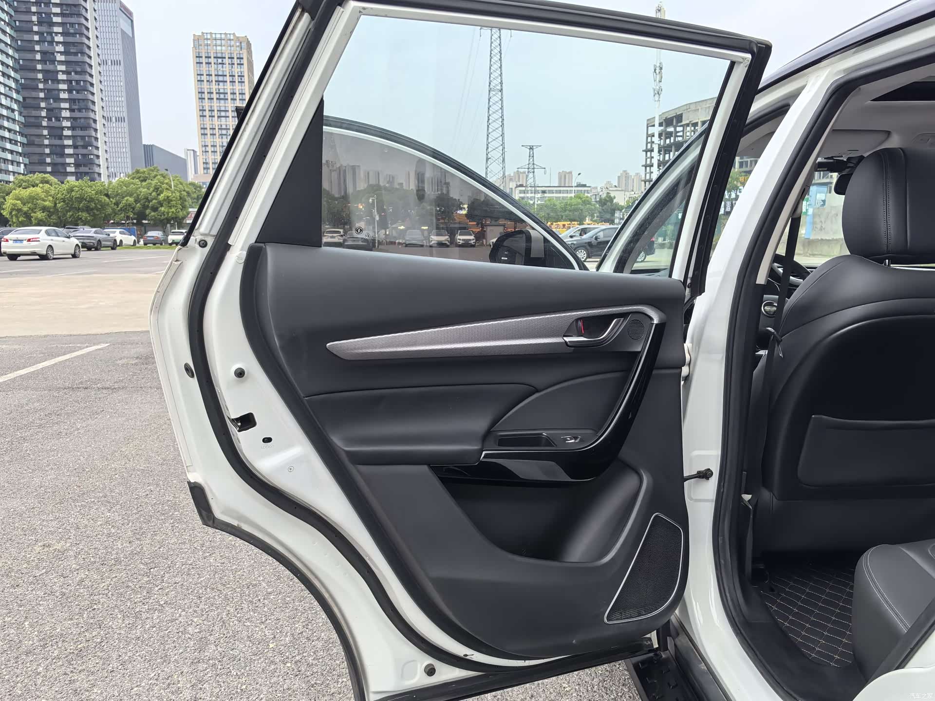DongFeng AX7, 2020 16