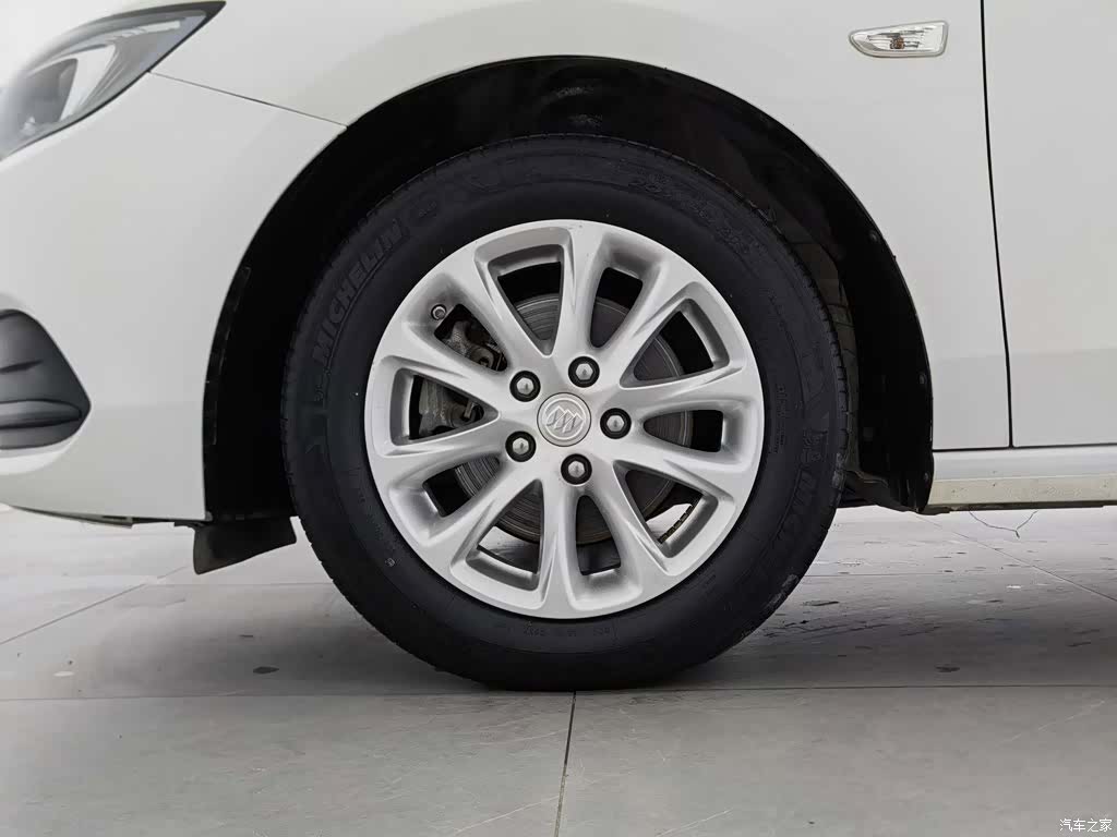 Buick GL6, 2018 17