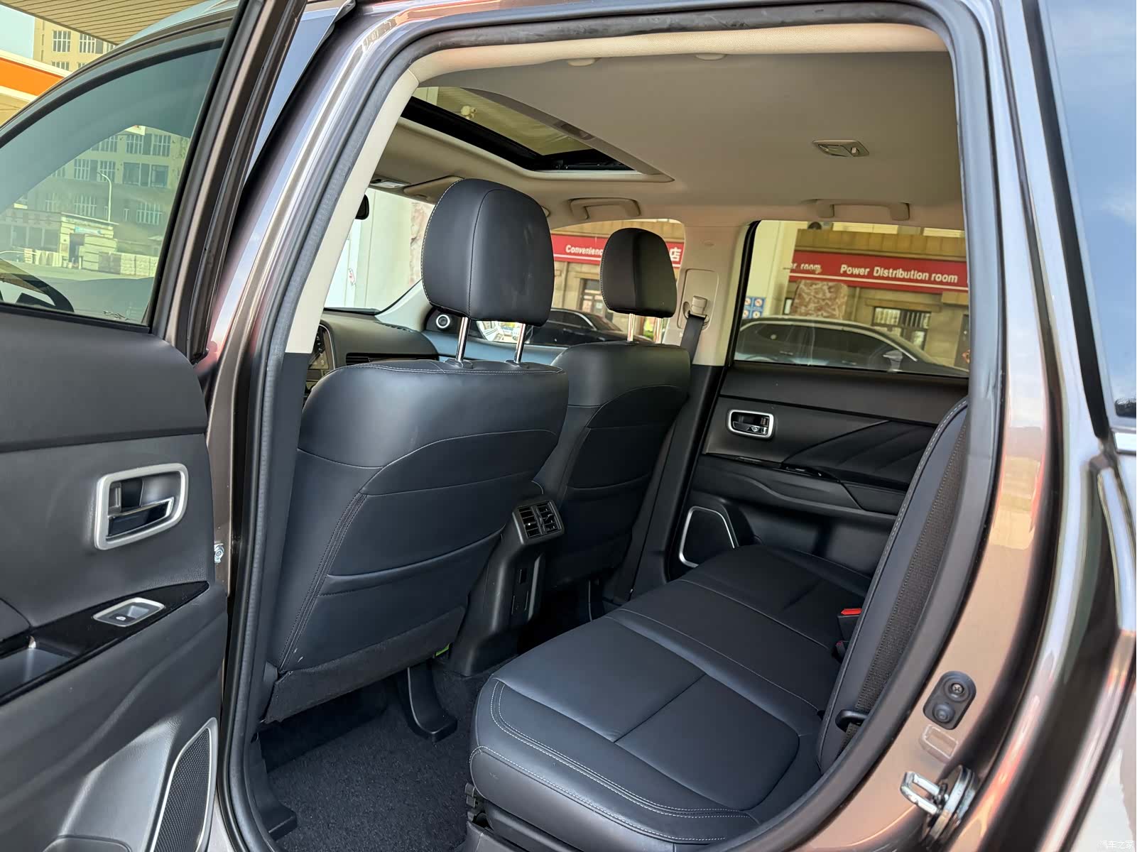 Mitsubishi Outlander, 2019 10