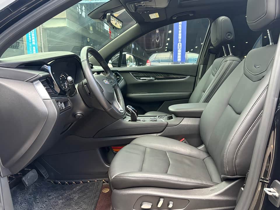 Cadillac XT6