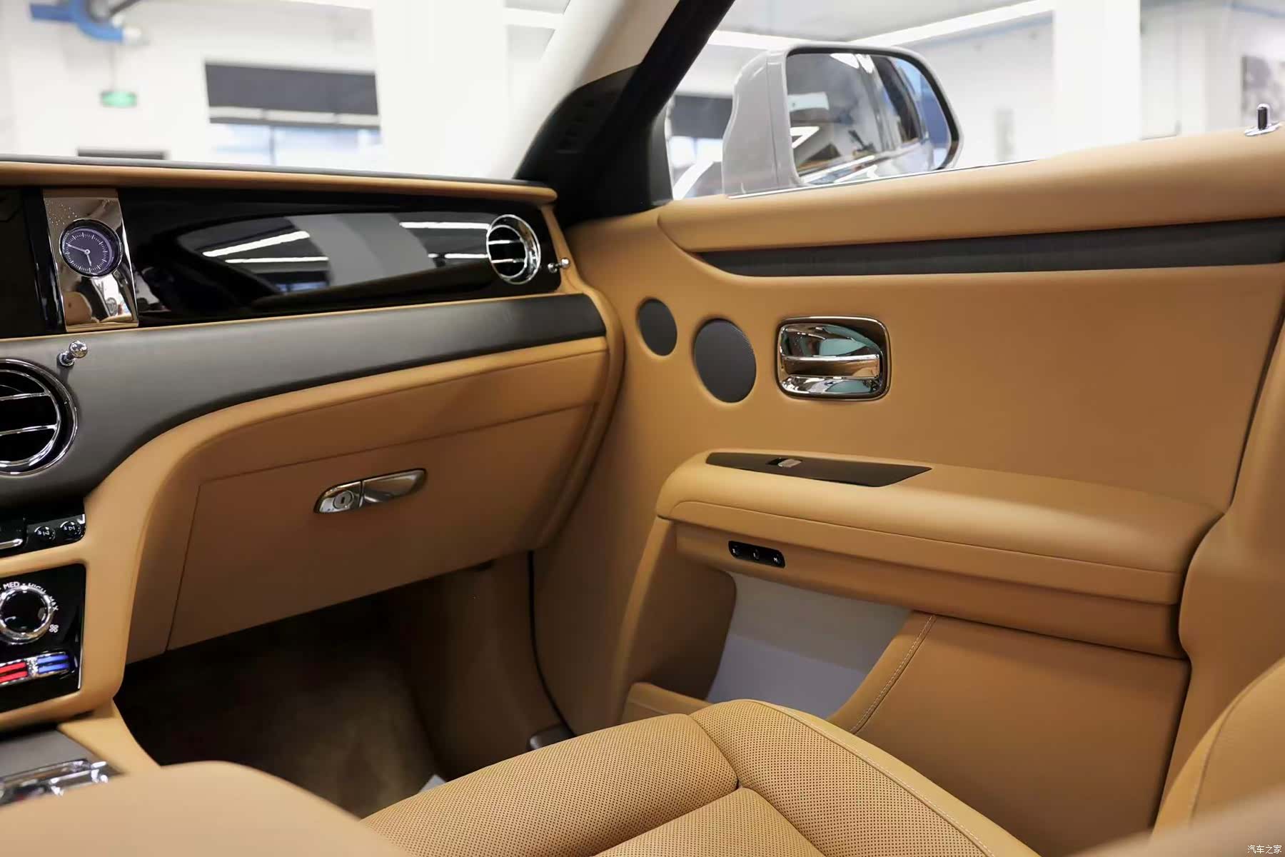 Rolls-Royce Ghost, 2026 7