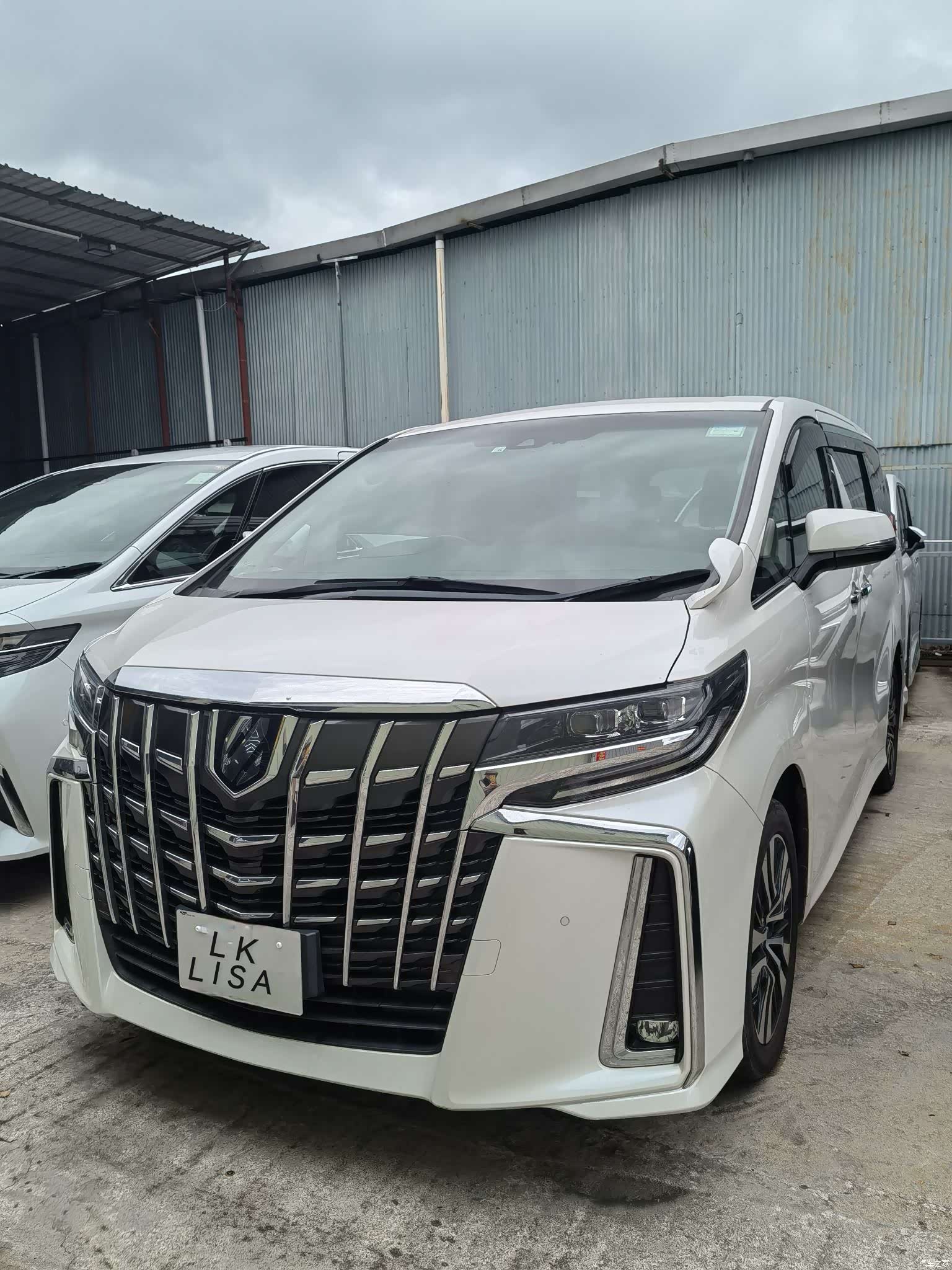 Toyota Alphard, 2018 2